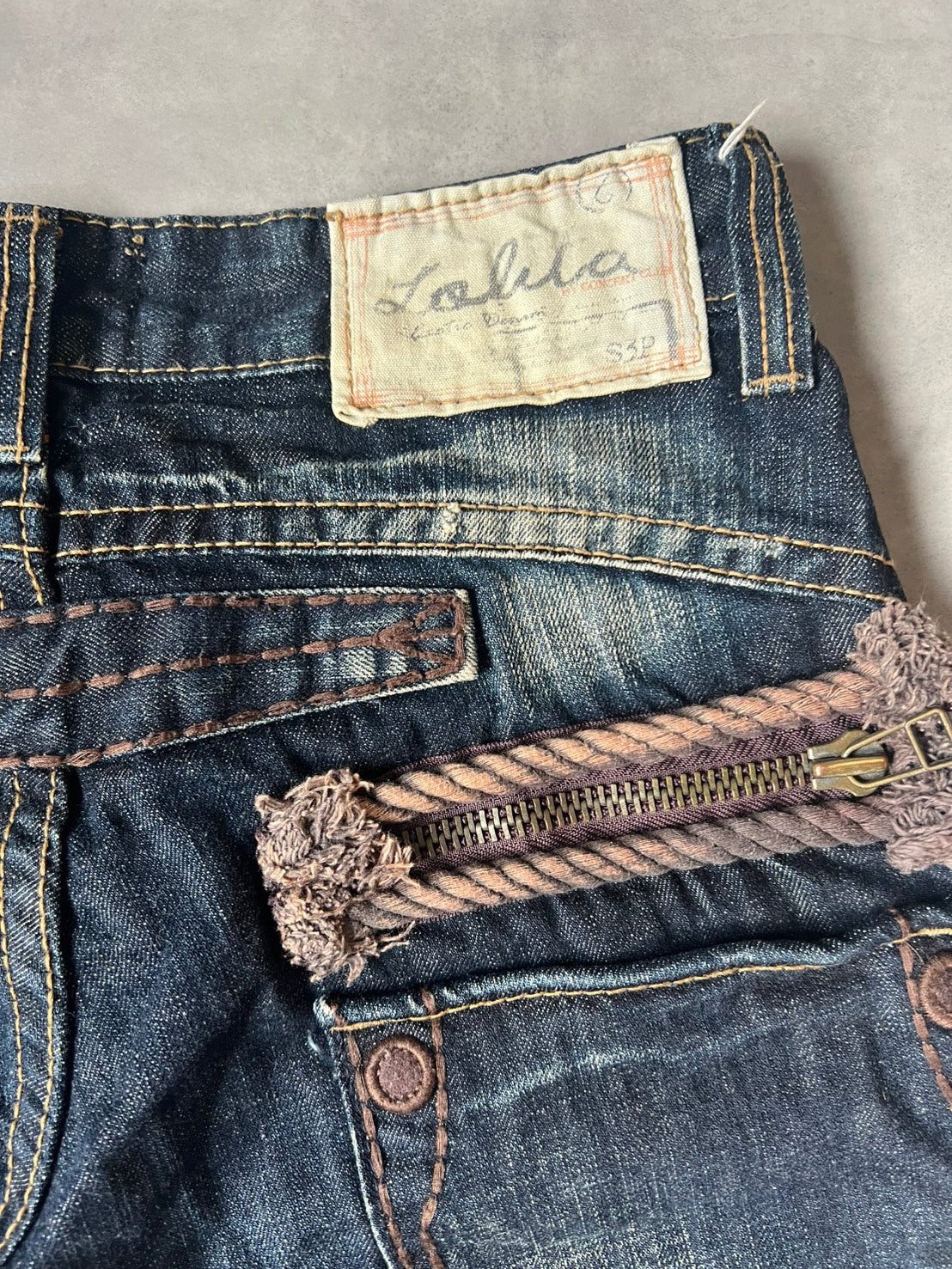 【Y2K McBling】LOLITA JEANS Thick Stitch Rope Zip Distressed Denim Jeans / Indigo