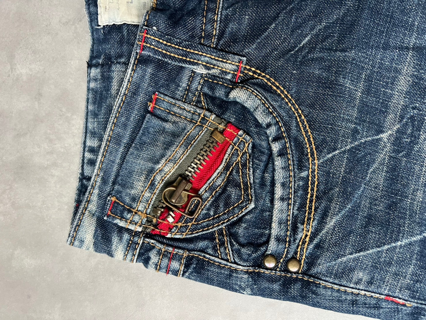 【Y2K McBling】LOLITA JEANS Distressed Flare Jeans / Red Zipper Accents & Heavy Wash / Indigo